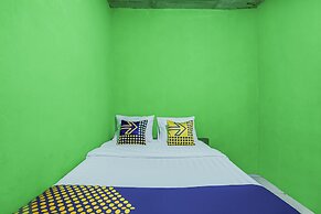 OYO Homes 90996 Desa Wisata Pulesari Syariah