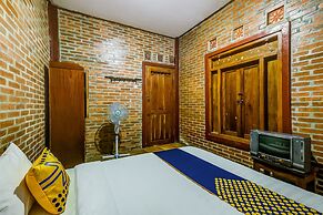 OYO Homes 90996 Desa Wisata Pulesari Syariah