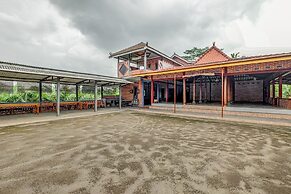 OYO Homes 90996 Desa Wisata Pulesari Syariah