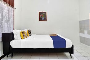 OYO Life  90539 Taman Borobudur Guest House Syariah