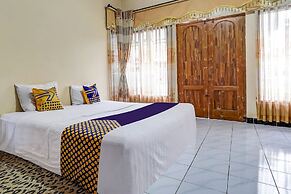 OYO Homes 90914 Eco Tourism Desa Cipada Bukit Senyum Homestay Syariah