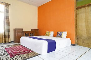 OYO Homes 90914 Eco Tourism Desa Cipada Bukit Senyum Homestay Syariah