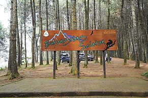 OYO Homes 90914 Eco Tourism Desa Cipada Bukit Senyum Homestay Syariah