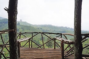 OYO Homes 90914 Eco Tourism Desa Cipada Bukit Senyum Homestay Syariah