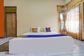 OYO Homes 90914 Eco Tourism Desa Cipada Bukit Senyum Homestay Syariah