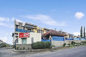 OYO Living 90950 Forzando House