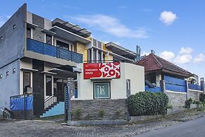 OYO Living 90950 Forzando House