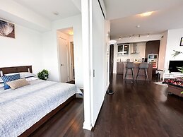 Luxury 2 Bedroom Lakeview