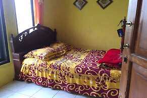 OYO Home 91250 Desa Wisata TarajuNearGunung Panggung