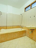 OYO Collection O 91125 Puri Dewa Bharata