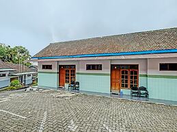 SPOT ON 91912 Hotel Citra Dewi 2