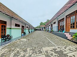 SPOT ON 91912 Hotel Citra Dewi 2