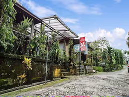 OYO Homes 90984 Kampung Wisata Ekologi Puspa JagadNearGunung Kelud
