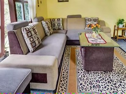 OYO Homes 90984 Kampung Wisata Ekologi Puspa JagadNearGunung Kelud