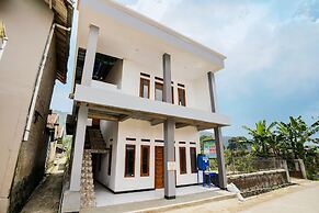 OYO Homes 91008 Eco Tourism Desa Cibodas Babakan Gentong 1 Syariah