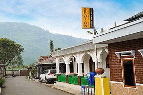 OYO Homes 91008 Eco Tourism Desa Cibodas Babakan Gentong 1 Syariah