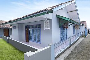 OYO Homes 91009 Eco Tourism Desa Cibodas Areng 4 Syariah