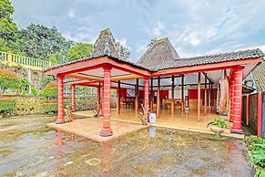 OYO Homes 91095 Desa Wisata Conto