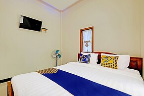 OYO Homes 91095 Desa Wisata Conto