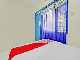OYO Life 90523 Homestay Jenggolo