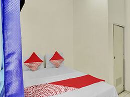 OYO Life 90523 Homestay Jenggolo