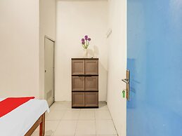 OYO Life 90523 Homestay Jenggolo