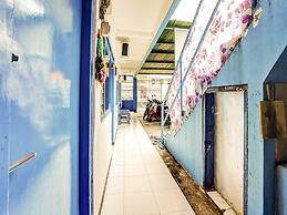 OYO Life 90523 Homestay Jenggolo