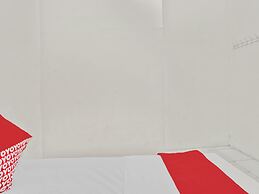 OYO Life 90523 Homestay Jenggolo