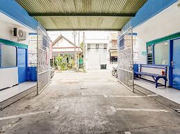 OYO Life 90523 Homestay Jenggolo