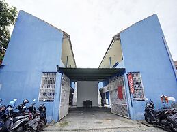 OYO Life 90523 Homestay Jenggolo