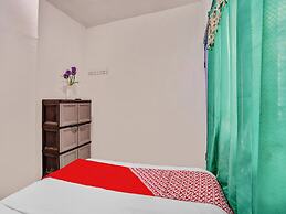 OYO Life 90523 Homestay Jenggolo