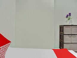 OYO Life 90523 Homestay Jenggolo