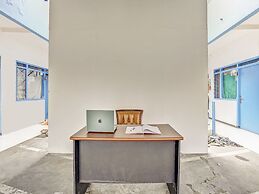 OYO Life 90523 Homestay Jenggolo