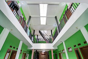 SPOT ON 91775 Pondok 14 Syariah