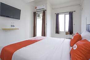 Super OYO Capital O 91962 Pavilion Permata Surabaya