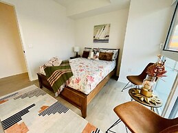 Waterfront York Blvd