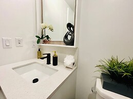 Waterfront York Blvd