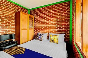 OYO Homes 90850 Cibeunying Eco Tourism Homestay Cibodas Maribaya 2