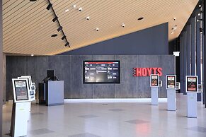 Luxury Penthouse Above the Shopping Town