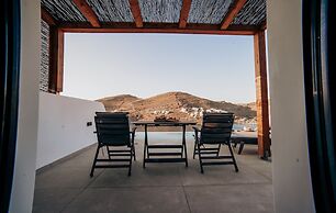 Ble Kythnos Suites