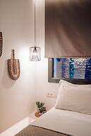 Ble Kythnos Suites