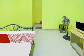 SPOT ON 91879 Emes Jaya HomestayNearSamsung Electronic Indonesia PT