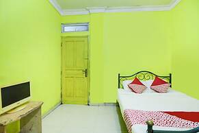 SPOT ON 91879 Emes Jaya HomestayNearSamsung Electronic Indonesia PT