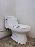 SPOT ON 91879 Emes Jaya HomestayNearSamsung Electronic Indonesia PT