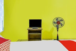 SPOT ON 91879 Emes Jaya HomestayNearSamsung Electronic Indonesia PT