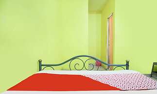 SPOT ON 91879 Emes Jaya HomestayNearSamsung Electronic Indonesia PT