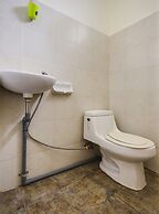 SPOT ON 91879 Emes Jaya HomestayNearSamsung Electronic Indonesia PT