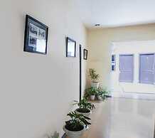 OYO 91878 Cherry Red Hotel