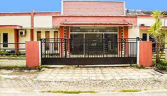 OYO 91878 Cherry Red Hotel