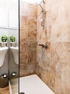 Kolossoi Guest House